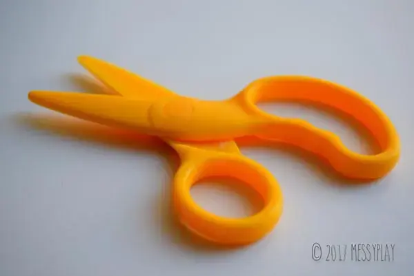 Nůžky na modelínu
