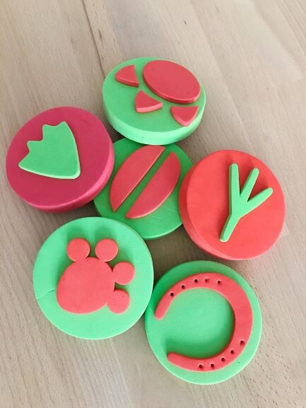 Tiskátka stopy zvířat 6ks simple Messy Play 